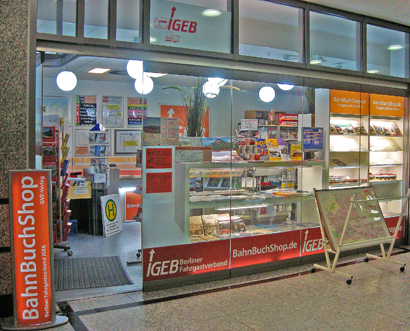 Fahrgastzentrum und Buchhandlung im Bahnhof Lichtenberg